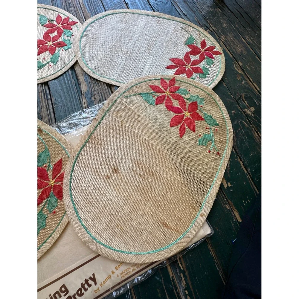 Vintage Setting Pretty Kemp & Beatley Poinsettia Woven Placemats Set of 4 Oval